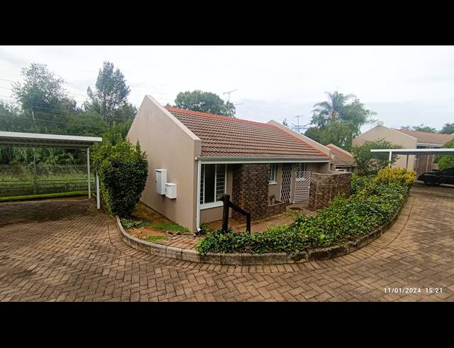 2 BEDROOM TOWNHOUSE FOR SALE IN SONNEGLANS